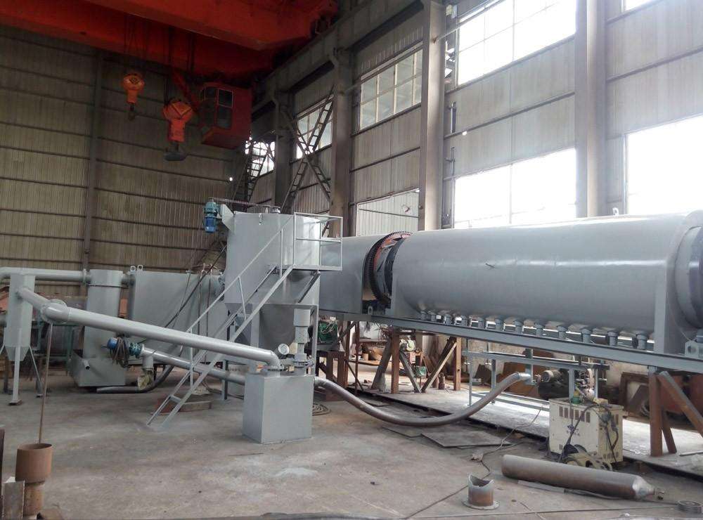 連續(xù)式污泥炭化爐生產(chǎn)過(guò)程，污泥熱解滾筒炭化爐設(shè)備成品率高