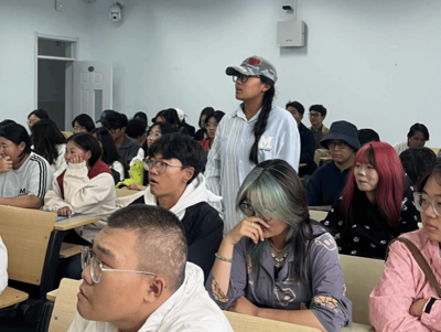 藝術(shù)設(shè)計系舉辦“民族團結(jié)一家親 同心共筑中國夢”主題演講活動